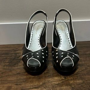 BCBG Girls Heel. Size 8, great condition.